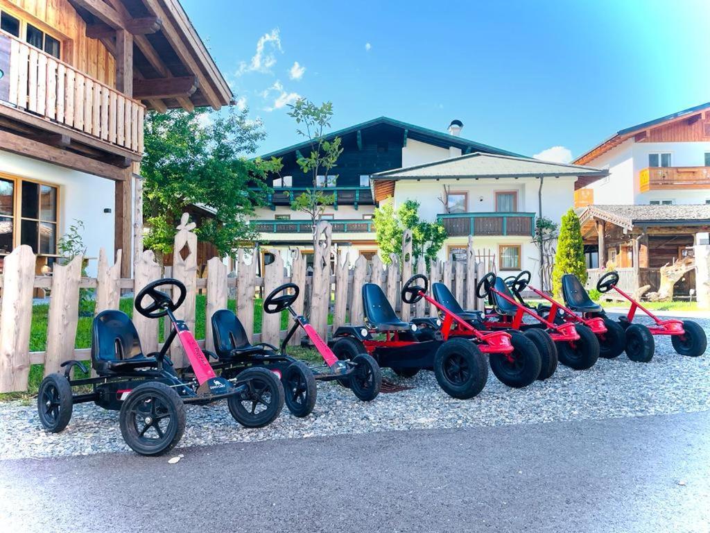 Sieglhub Chalets - Appartements - Hotel Флахау Екстер'єр фото
