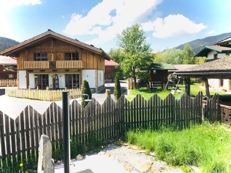 Sieglhub Chalets - Appartements - Hotel Флахау Екстер'єр фото